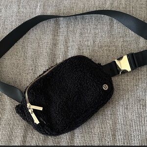 Lululemon Athletica Black Sherpa Belt Bag